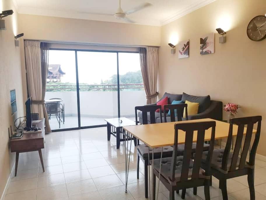 Poolview Resort Batu Ferringhi 502 - 2 Rooms Екстер'єр фото